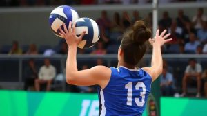 Técnicas de saque no vôlei indoor brasileiro: domine a quadra