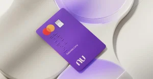 1746566930-cartao-nubank-em-superficie-geometrica-circular-ptbr-conteudo-dinamico-01-mobile_11zon
