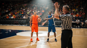 Regras oficiais do basquete explicadas: entenda rápido